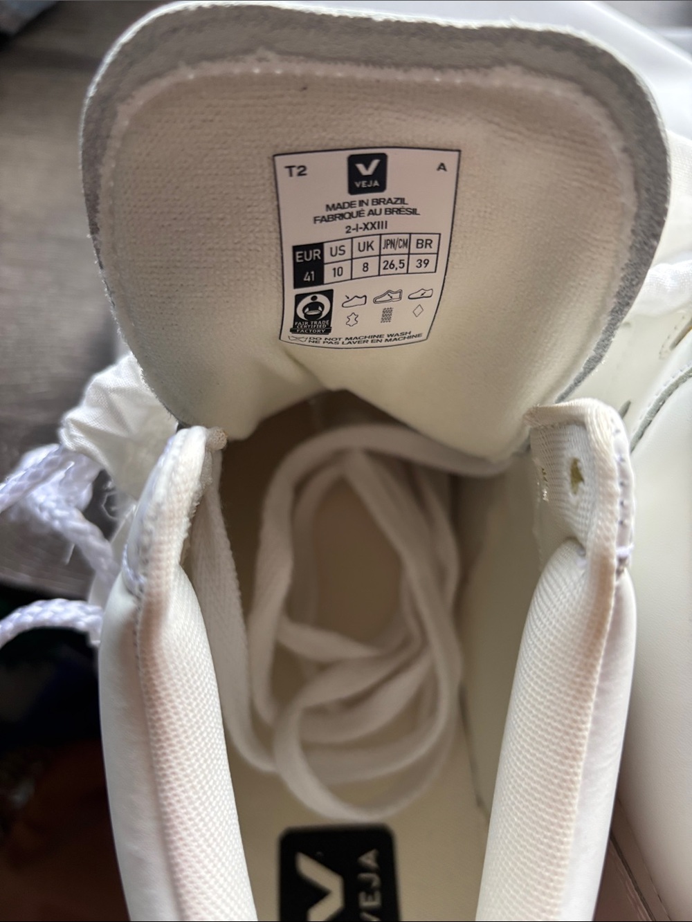 NEW Veja V-15 Mid Top Sneaker White Sneakers - Picture 6 of 6